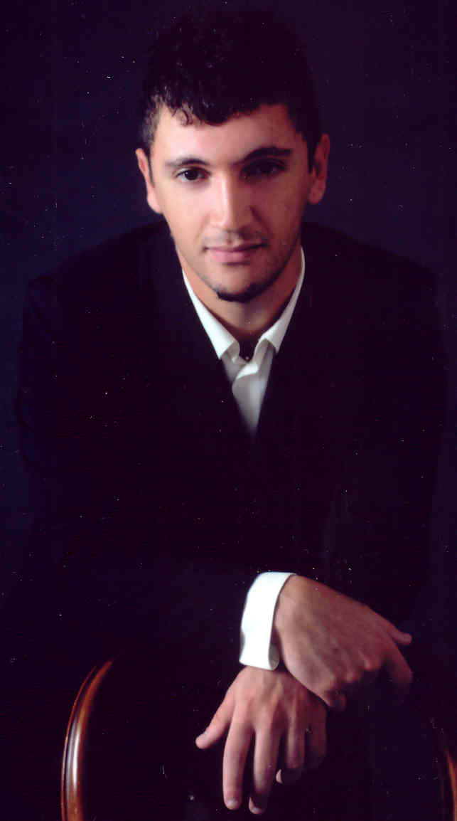 Ferdinando zuddio Pianist