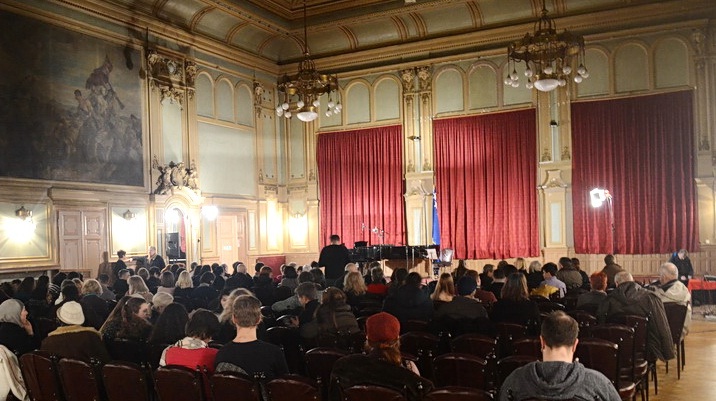 guitaraudiencenanadesevillalorcaadnanahmedic