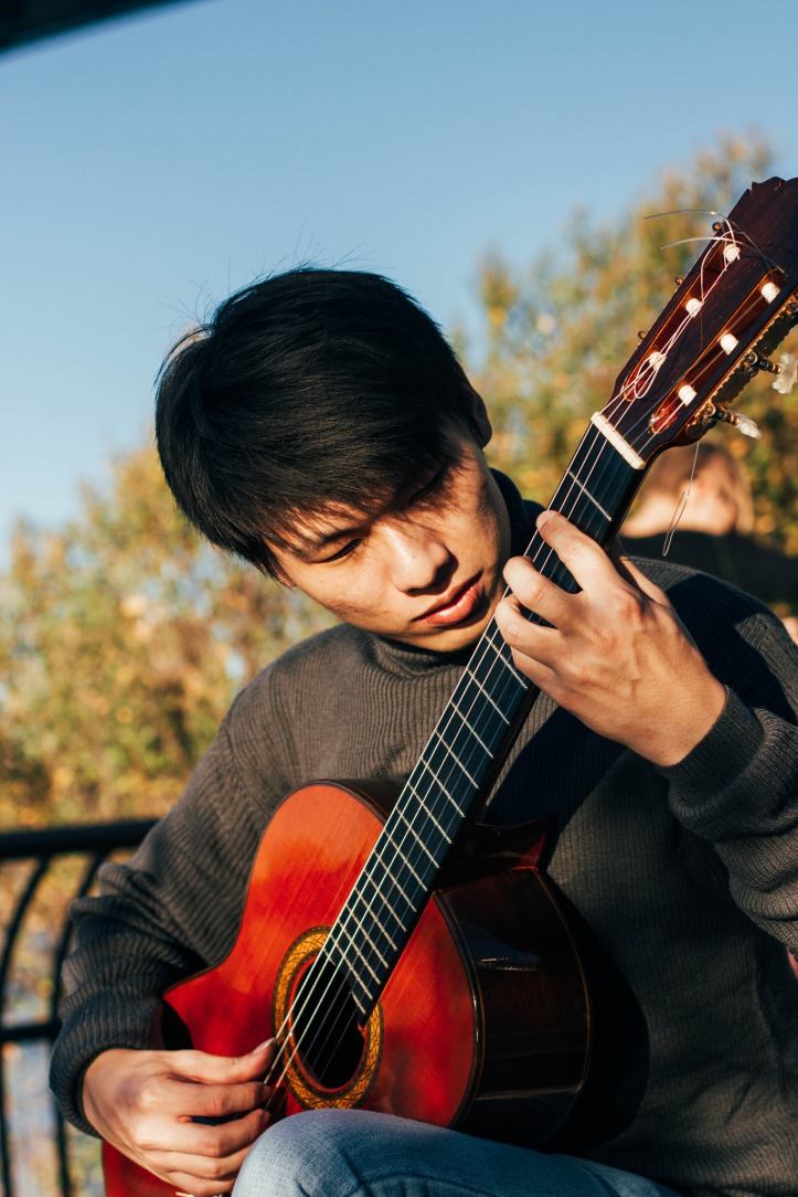 Chinnawat Themkumkwun Classical Guitarist.jpg